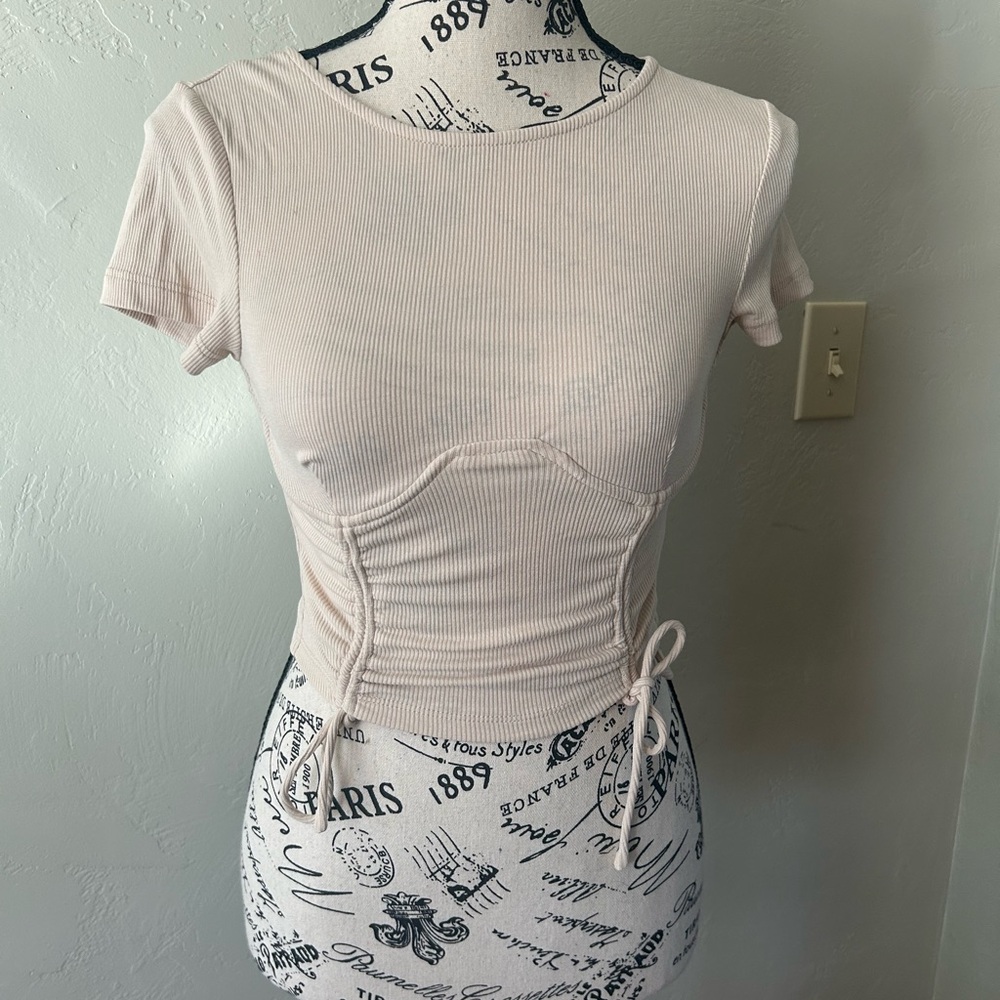 Princess Polly Cropped Fitted Top with Scalloped Bust & Ruching Accent Size 2